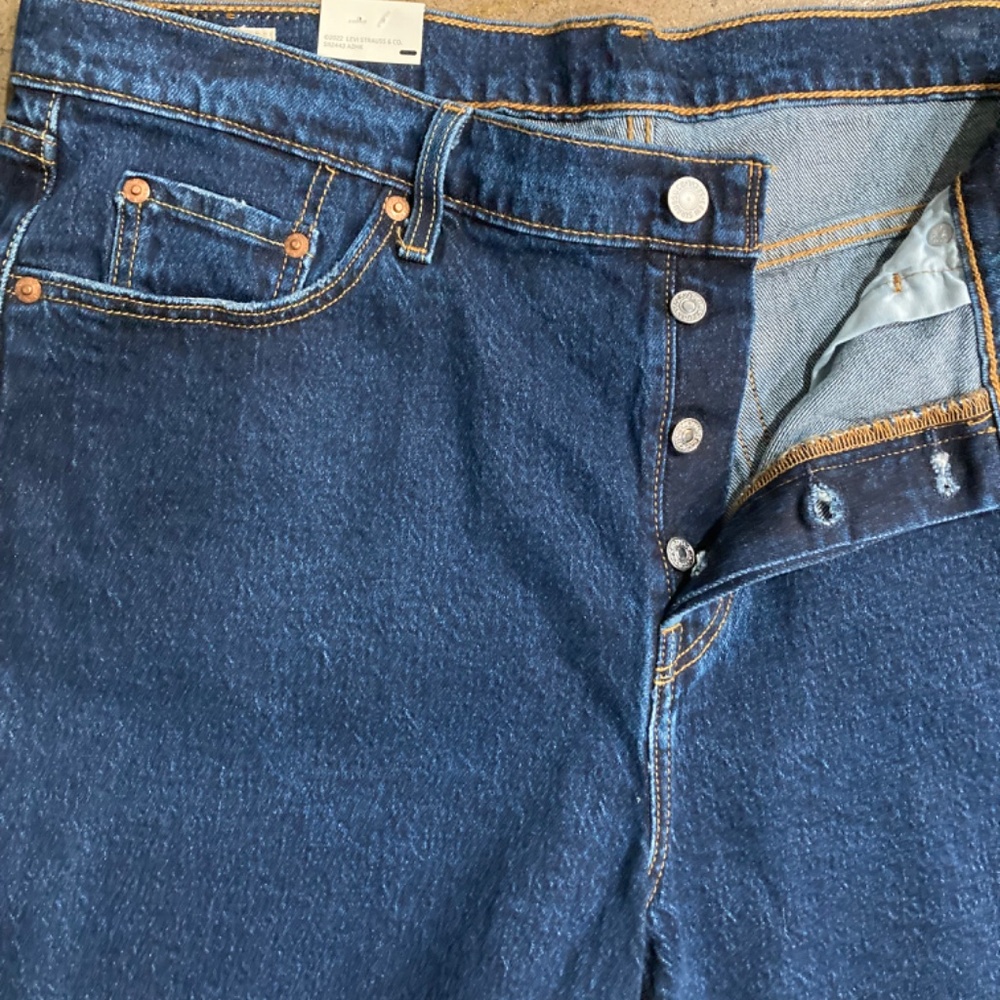Levis Plus Levis 501 High Rise Short (16) - Picture 4 of 4